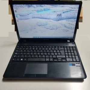 Samsung NP355E5C Notebook 15,6" - AMD E2-1800 -SSD 240 GB - 4GB RAM - - Win10 - Foto 1 di 6