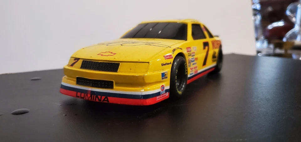 Harry Gant #7 Morema Inc Nascar 1/24 Diecast Racing Champions Lumina Coin Bank. Foto 1 de 4