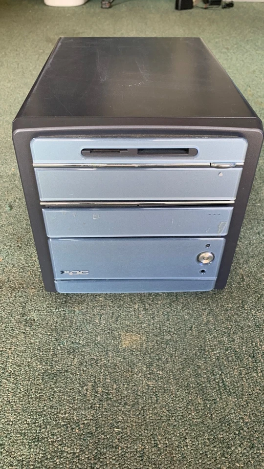 Estuche para ordenador Shuttle SN25P con AMD, memoria, sin fuente de alimentación ni tarjeta gfx. Foto 1 de 4