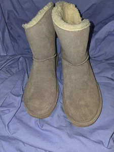 Used BearPaw Ankle Boots Size 10 - Picture 1 of 10