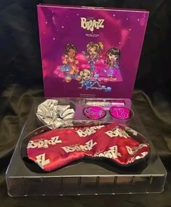 New! Bratz X Revolution Sleepover Kit - Lip scrub, lip mask, sleep mask set kit - Picture 1 of 11