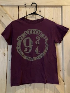 Official Harry Potter Shop Licensed Merch Platform 9 3/4 T-Shirt Men’s Size S - Picture 1 of 3