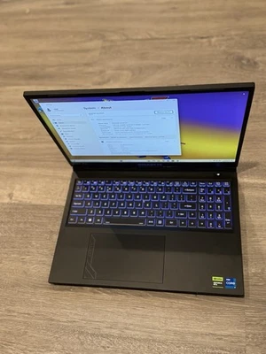 Gigabyte G6 KF RC56 16" i7-13620H 2.4GHz 32GB RAM 1TB SSD GeForce RTX 4060 Negro Foto 1 de 4