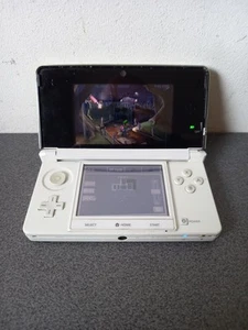 Console Nintendo 3DS + CARTE 2 Gb - Fonctionnelle Mais Soucis Écran Du bas - Foto 1 di 15