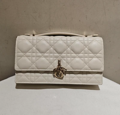 Dior леди Dior белый женщин выстеганная кожа цепочка через плечо сумка 21 * 11,5 * 4,5 см - Изображение 1 из 4