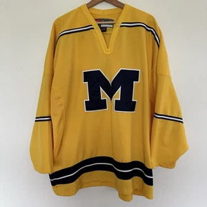 Camiseta deportiva de hockey vintage Nike University of Michigan Wolverines para hombre XL amarilla azul - Imagen 1 de 11