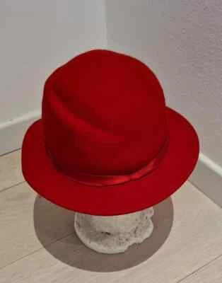 Cappello elegante da donna, colore rosso - Immagine 1 di 2