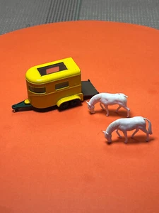 Remolque de colección Lesney Matchbox Series amarillo pony caballo no. 43 -CON PONIS - Imagen 1 de 15