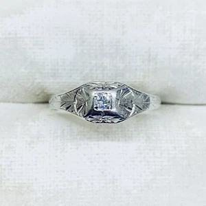 Vintage 0.03 ct 18k White Gold Round Cut Diamond Art Deco Wedding Ring Size 3.5 - Picture 1 of 8