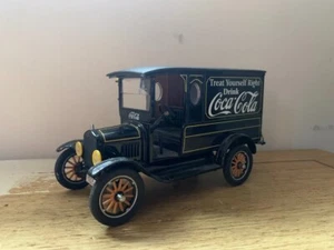 USED DANBURY DIE CAST METAL - 1925 COCA COLA DELIVERY TRUCK WITH 12 WOOD CANS - Picture 1 of 9