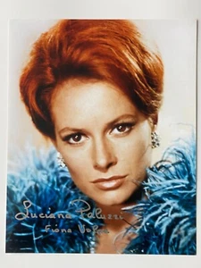 LUCIANA PALUZZI In-Person signiertes Autogramm 20x25cm James Bond - Picture 1 of 1
