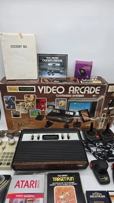 Consola Video Arcade Telejuegos ATARI 2600 Sears De Colección Con Juegos y Caja Original Foto 1 de 4