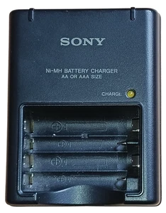 Sony BC-CS2B Ladegerät, Battery Charger für AA oder AAA Zellen - Bild 1 von 5