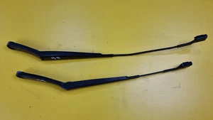 VW SCIROCCO GT 2.0 TDI 1.4 TFSI 08-14 FRONT WINDSCREEN WIPER ARMS RHD 1K8955409A - Picture 1 of 8