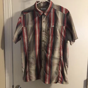 men’s L/G Columbia Sun protection plaid short sleeve shirt back kangaroo pocket - Picture 1 of 6