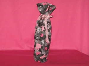 Portabotellas de vino de tela hecha a mano/bolsa de regalo - calaveras - PRECIO DE LIQUIDACIÓN - Imagen 1 de 3