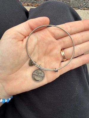 Brazalete Brazalete Alambre Expandible Bella Ryann — BeachBum  Foto 1 de 2