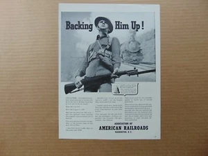 1941 FERROVIE AMERICANE Back Up Soldier con fucile pubblicità stampa artistica vintage - Foto 1 di 1