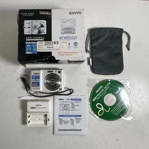 Sanyo VPC-S1285 White 12.0 Mp 3x Optical Zoom Digital Camera With Accessories - Picture 1 of 18