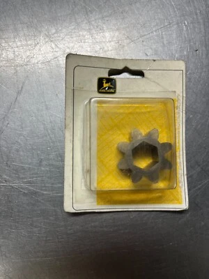 M110605   GENUINE OEM  John Deere   PINON GEAR  8 Tooth - Image 1 of 4