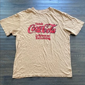 Coca Cola Vintage Style T-Shirt Mens Sz Large Tan Crew Neck - Picture 1 of 5
