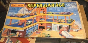 1978 MATCHBOX SUPER GARAGE PLAY Set Mostly Complete Original Box - Picture 1 of 5