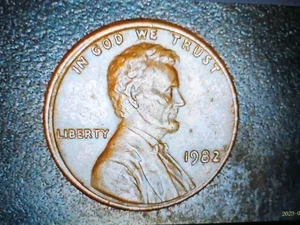 1982 Lincoln Mem. Cent W/ OFF Center Collar Strike 3.1 GR Great Detail Coin. +++ - Picture 1 of 6