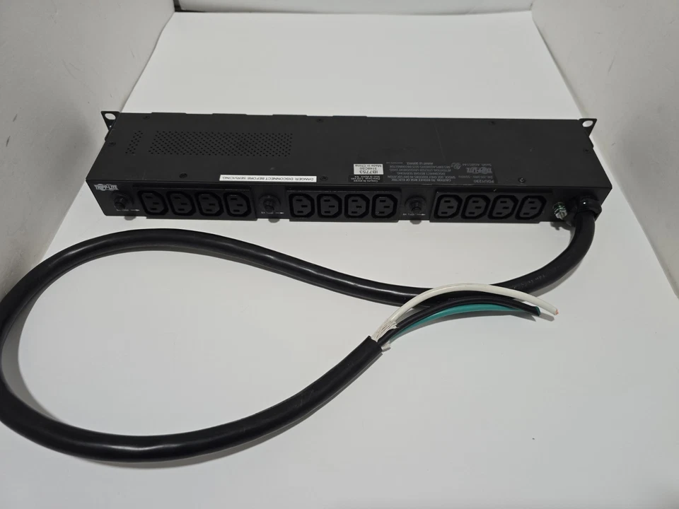 Tripp-Lite PDU1230 Single-Phase Basic PDU 20 Outlets 1U Rack-Mount 16 C13, 4 C19 - Image 1 of 4