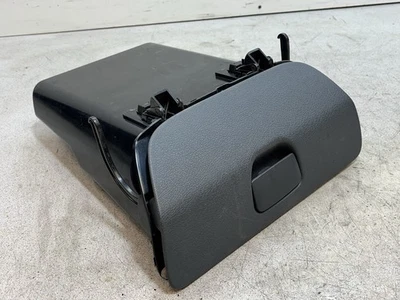 02 03 04 05 06 Guantera Mercedes Dodge Freightliner Sprinter GRIS T1N Foto 1 de 4