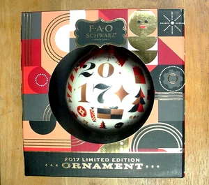 FAO SCHWARZ 2017 CHRISTMAS ORNAMENT LIMITED EDITION NOS NIB IN UNUSED IN BOX - Picture 1 of 5