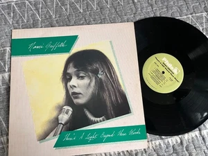 NANCY GRIFFITH THERE'S A LIGHT BEYOND THE WOODS ORIG VINYL  1986 LP VG++/VG++ - Picture 1 of 3
