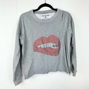 Sunshine Park Clothing Bedazzled Kiss Lips Sweatshirt Gr. XS - Bild 1 von 5