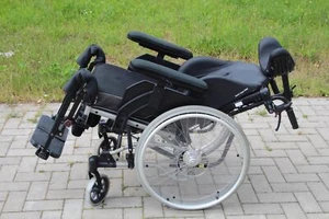 Netti Comfort 4U-CE PLUS Multifunktions- Pflegerollstuhl SB:45cm StarkGebraucht! - Bild 1 von 12