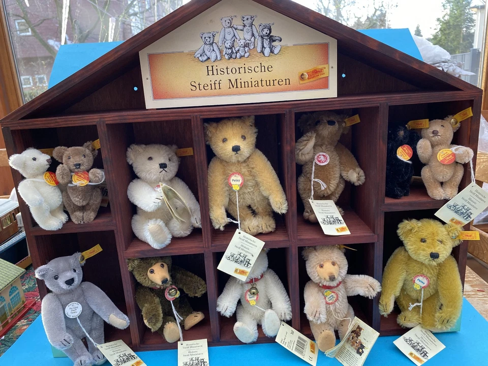Steiff 12 Teddy-Bären im Setzkasten Historische Miniaturen sammeln o. verschenke - Bild 1 von 4