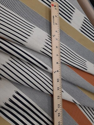 Tela de tapicería Knoll ikat rayas líneas modernas colores orgánicos Foto 1 de 3