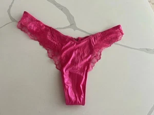 Victoria’s Secret VERY SEXY Rose Lace Thong Panty Pink Satin Large NWT - Picture 1 of 3