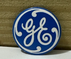 "Pin botón trasero vintage General Electric azul/blanco 2""" - Imagen 1 de 3