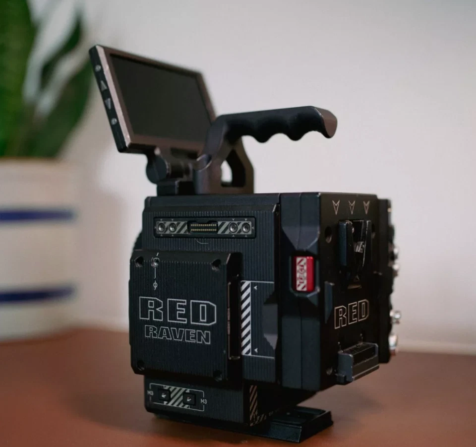 RED Raven 4.5K DSMC2 Cinema Camera - Canon EF FIT - 92 HOURS LIFETIME USE! - Image 1 of 3