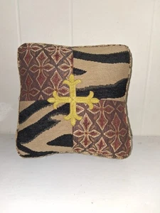 Almohada decorativa pequeña bordada dorada con estampado de animales bolsillo de almacenamiento - Imagen 1 de 7