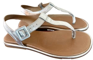 Sandalias Bernardo clásicas con correa de cuero plateado zapatos planos para mujer 6 - Imagen 1 de 14