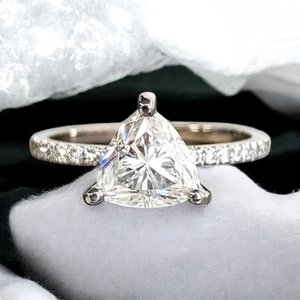 950 Platinum IGI Certified Lab Grown Diamond Wedding Ring 1.65 CT Trillion Cut - Picture 1 of 15