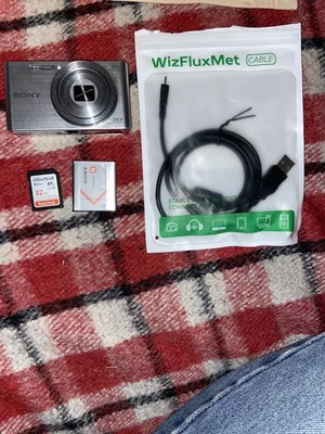 Sony Cyber-Shot DSC-W830 20.1MP 8x Optical Zoom Compact Digital Camera preowned - Image 1 of 4