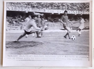 Foto Calcio CAGLIARI-CATANZARO 1-0 -1° gol Selvaggi- 10/1979-Associated Press-N3 - Picture 1 of 2