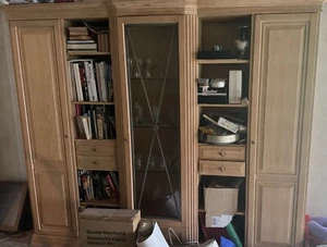 Wohnzimmerschrank Pinie Gekalkt und gebürstet - Bild 1 von 1