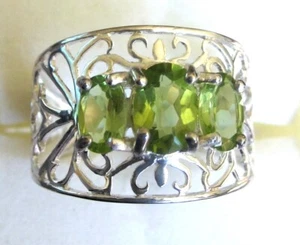 Peridot Three-Stone Open-Work Ring /  size 5 / 925 Sterling Silver / 2 cts, - Picture 1 of 6