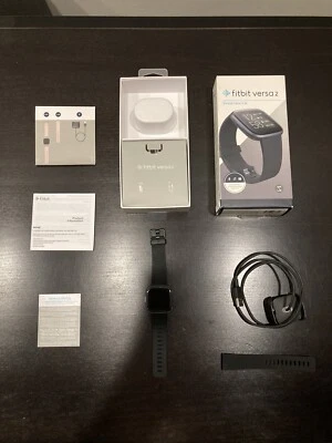 Fitbit Versa 2 - Smartwatch - Immagine 1 di 4