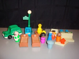 Sesame Street Vintage Fisher Price Figures and Furniture Little People Oscar Lot - Picture 1 of 13
