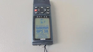 Garmin GPS 38 Handheld Navigation Device - FREE SHIPPING - Picture 1 of 4