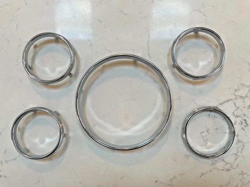 Juego de bisel de calibre Ford 1956 anillos de ajuste cromados Fairlane Customline B6A-17238-K 56 Foto 1 de 4