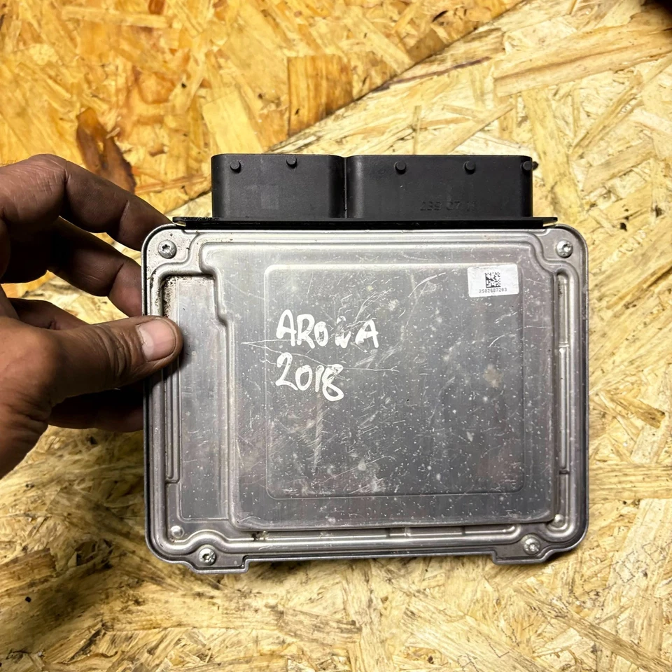 SEAT ARONA MK1 2017-2021 Engine Control Module Unit ECU 04C907309BB - Image 1 of 4